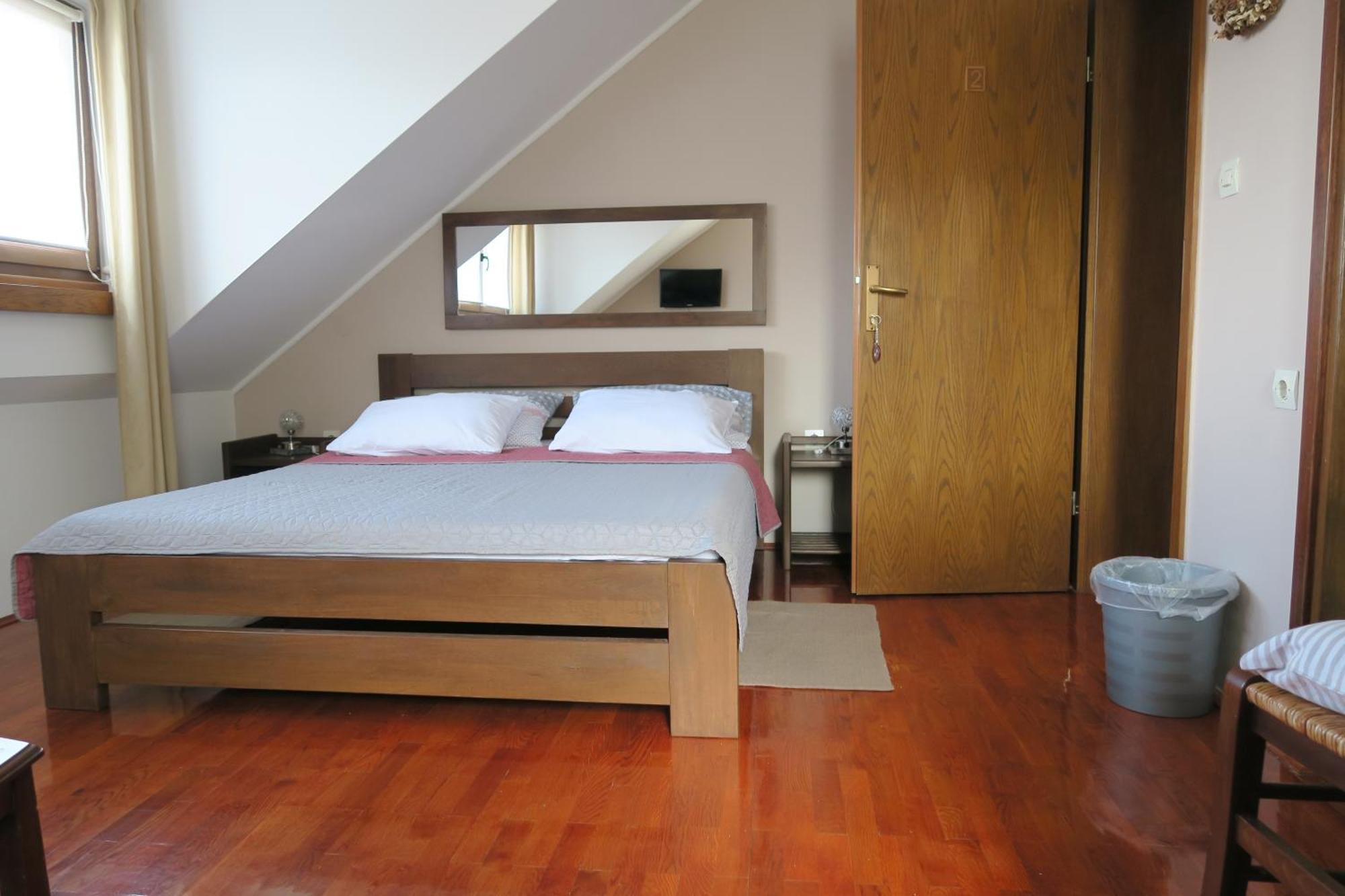 Apartments And Rooms Stefanac Slunj Εξωτερικό φωτογραφία