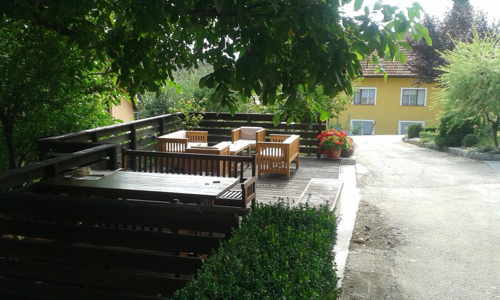 Apartments And Rooms Stefanac Slunj Εξωτερικό φωτογραφία
