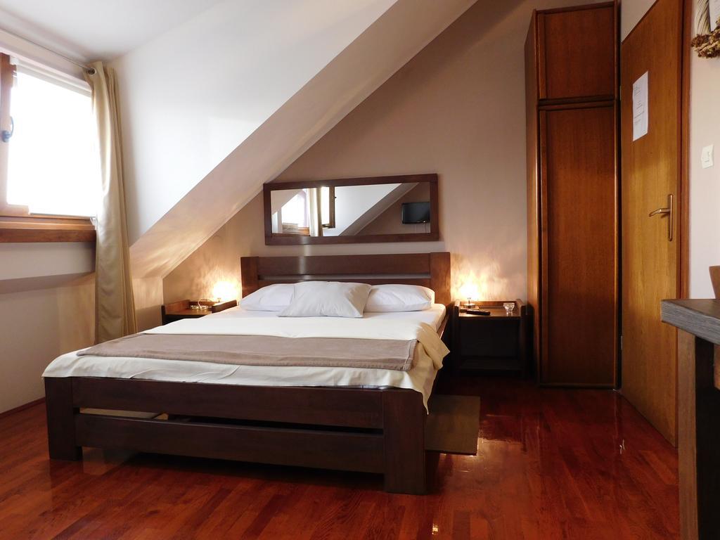 Apartments And Rooms Stefanac Slunj Εξωτερικό φωτογραφία