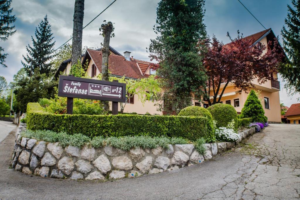 Apartments And Rooms Stefanac Slunj Εξωτερικό φωτογραφία